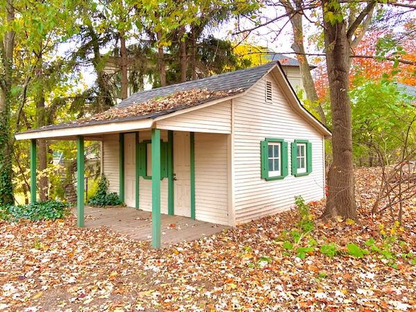 tales for dreamers: a precondition for playing in the dollhouse